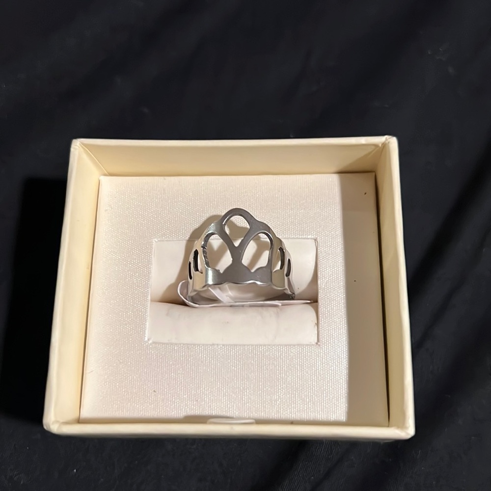 STAINLESS STEEL SILVER CROWN RING SIZE 18 = US size 7